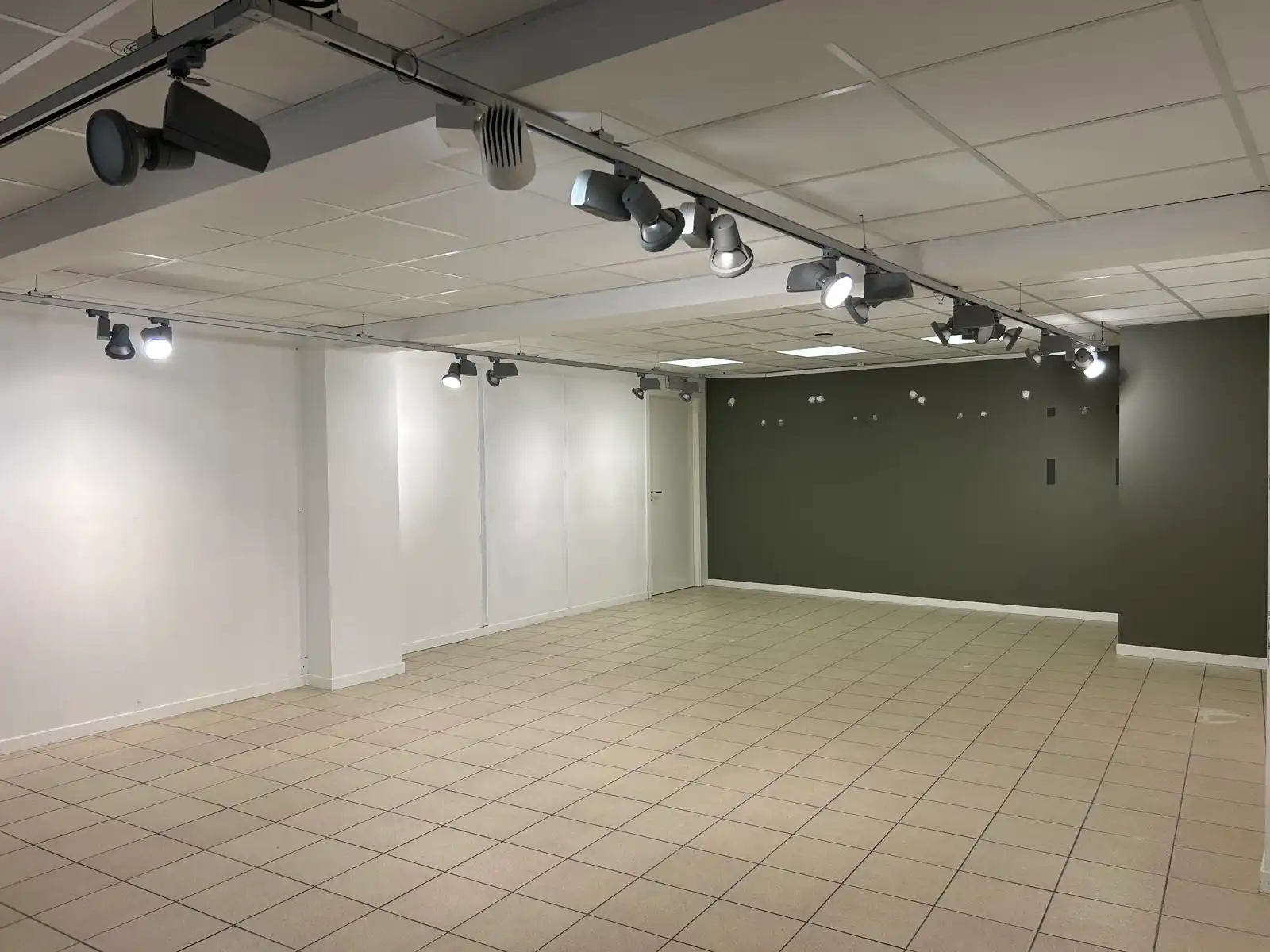 Commerciële ruimte te huur foto 5