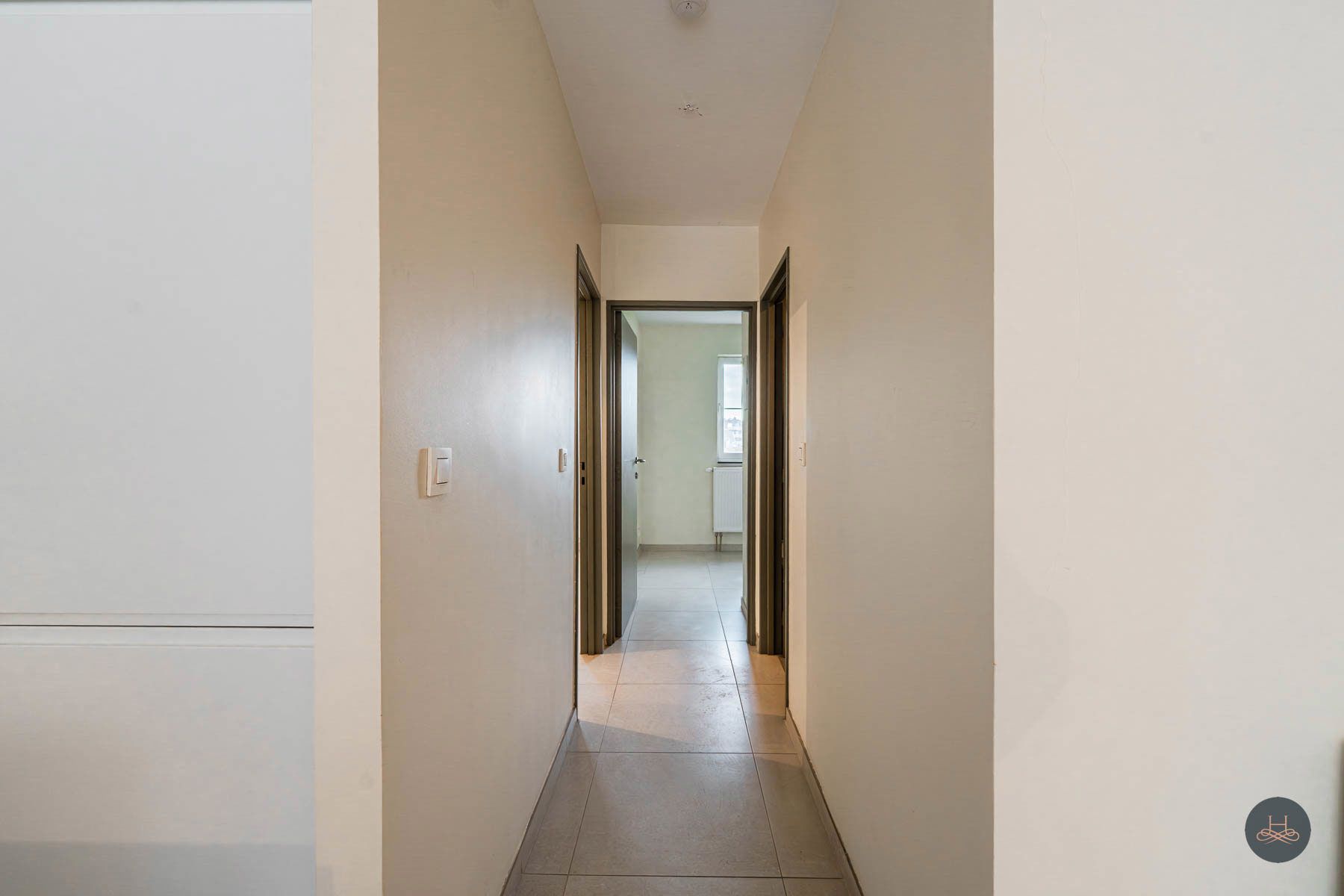 Vernieuwd 2 slaapkamer appartement met topligging foto 12