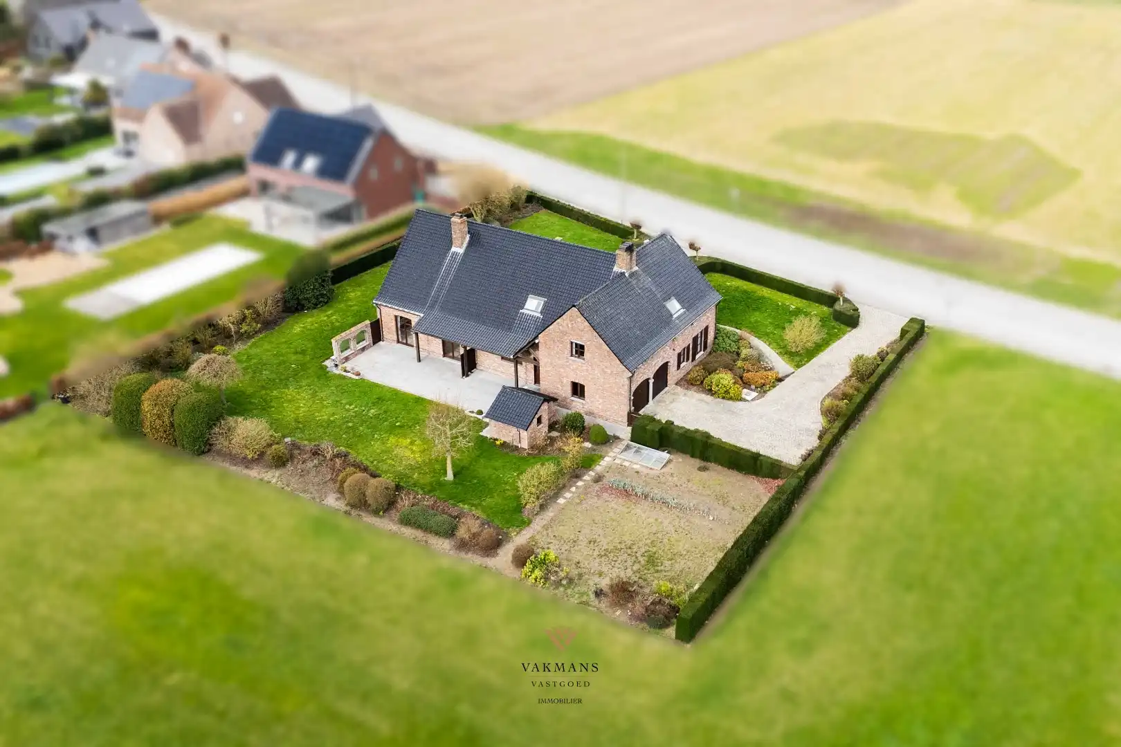 Elegante villa op 5000 m² op een gegeerde locatie foto 29