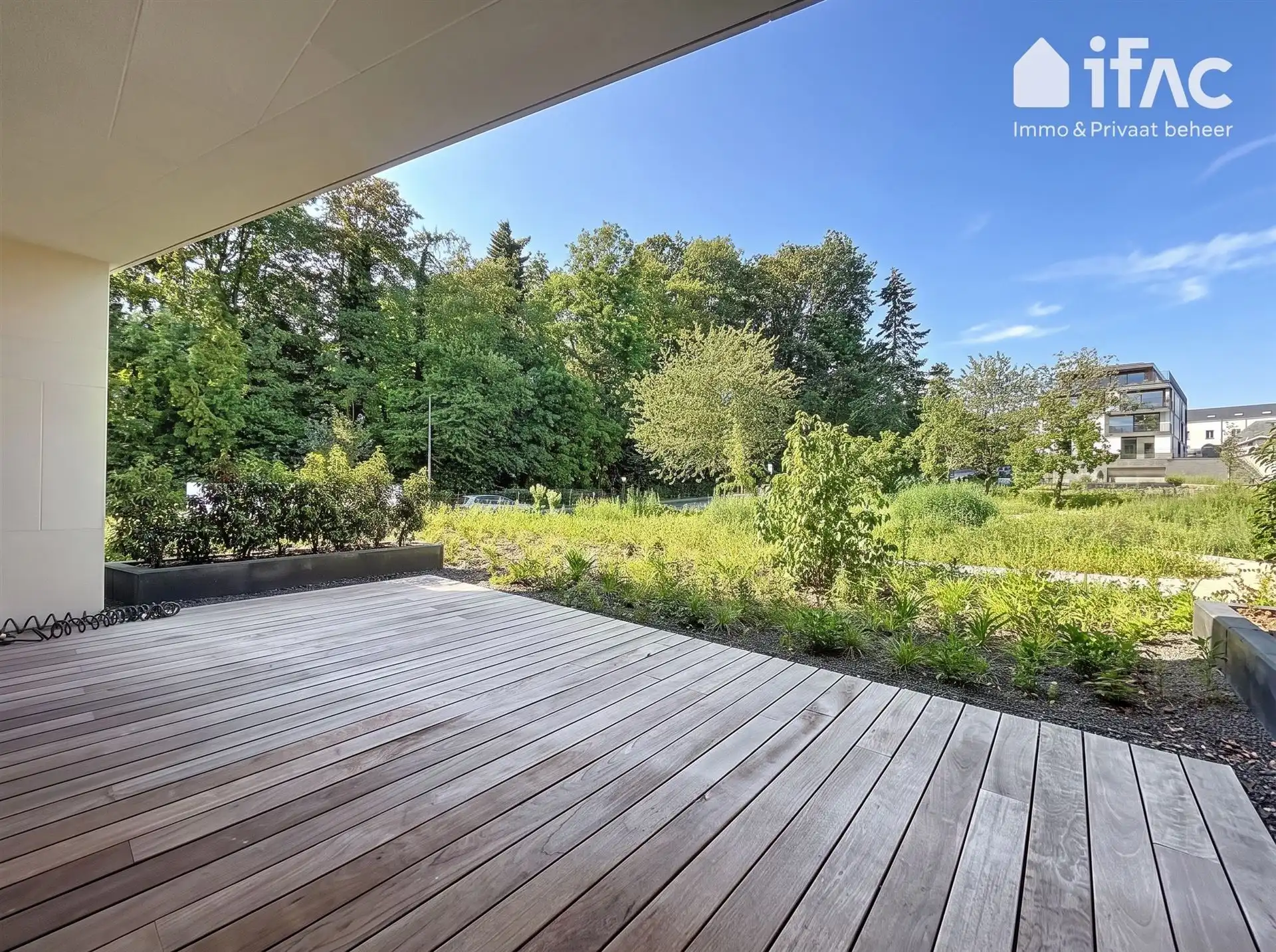 Luxeappartement met 2 terrassen en zicht op vijver foto 10