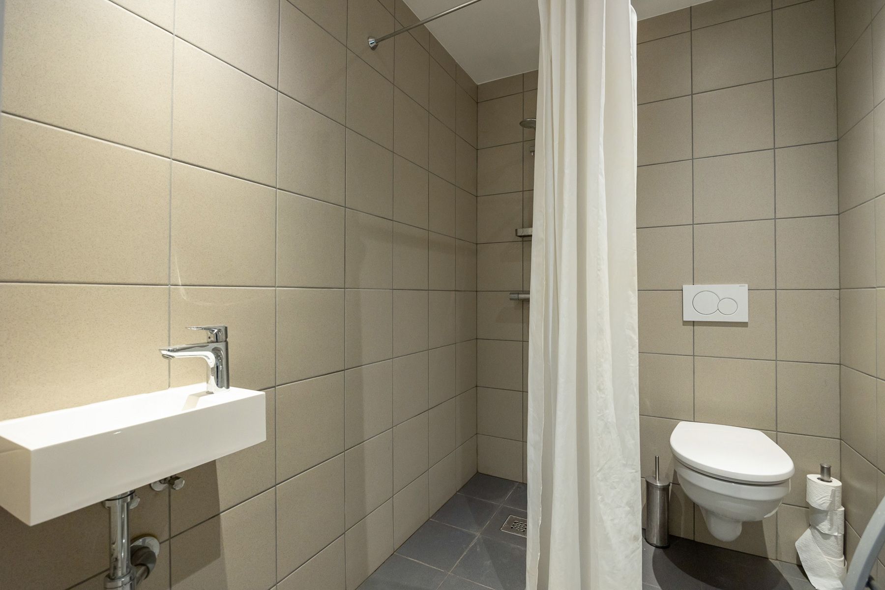 Instapklaar kantoorgebouw te koop in Merksem foto 17