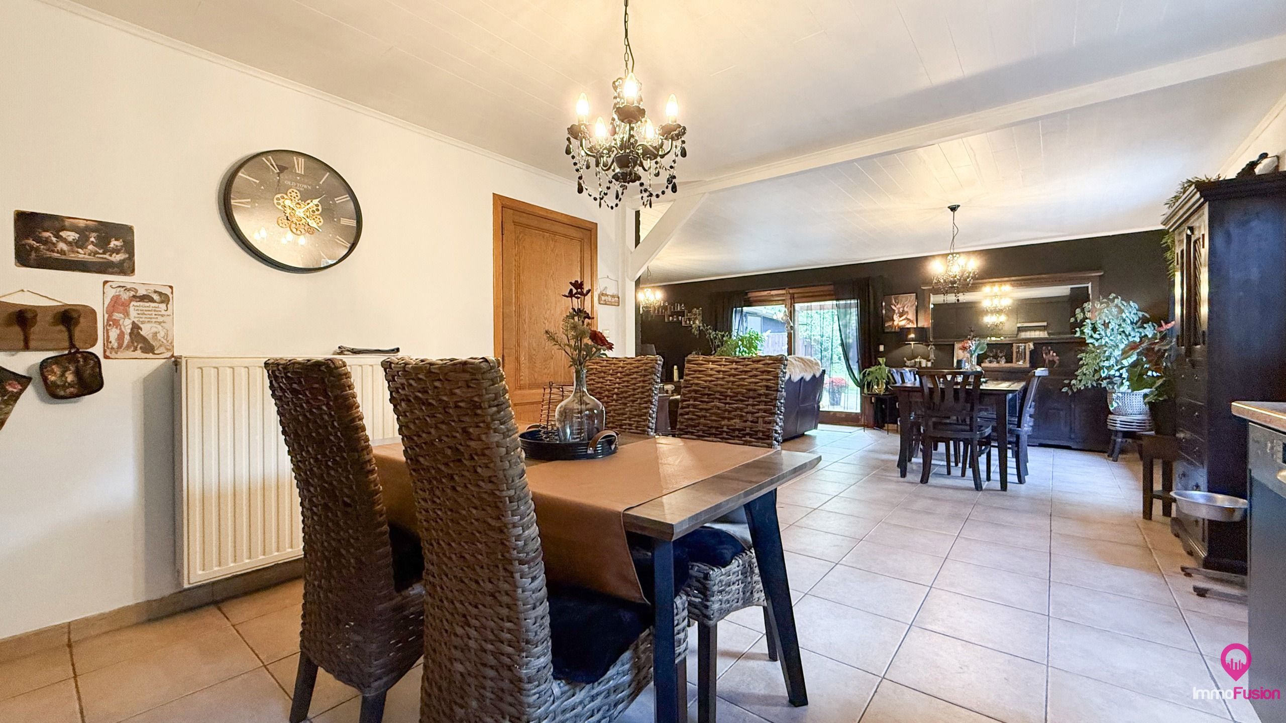 Idyllische woning met 2 slaapkamers, weide en stallen! foto 10