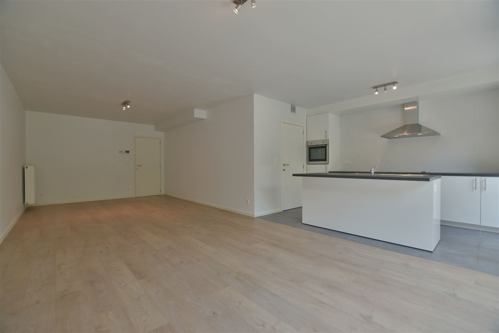 Prachtig gelijkvloers appartement  met 2 slaapkamers te Dendermonde (Schoonaarde) foto 2