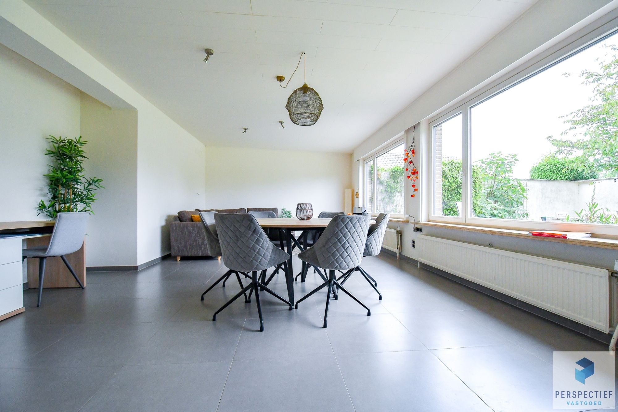 RUIME woning met 7 slpk met tal van mogelijkheden op gunstige ligging foto 8