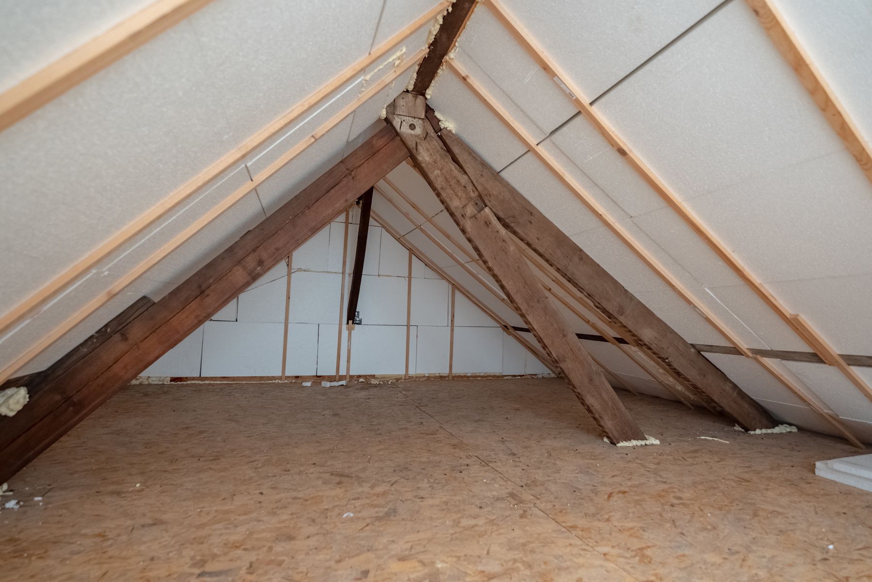 Te renoveren woning met 2 slaapkamers, ruime oprit en tuin! foto 15