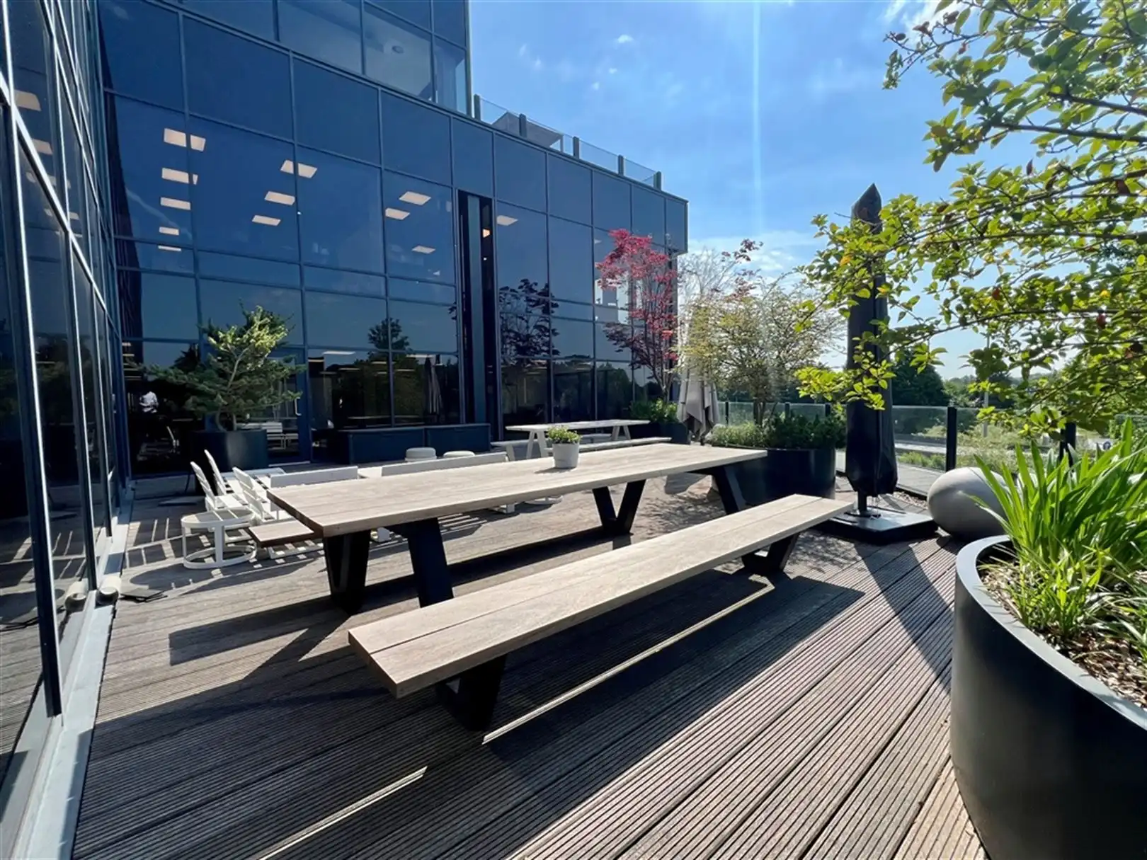 Tijdloze kantoren aan op-en afrit E40 te Sint-Denijs-Westrem foto 13