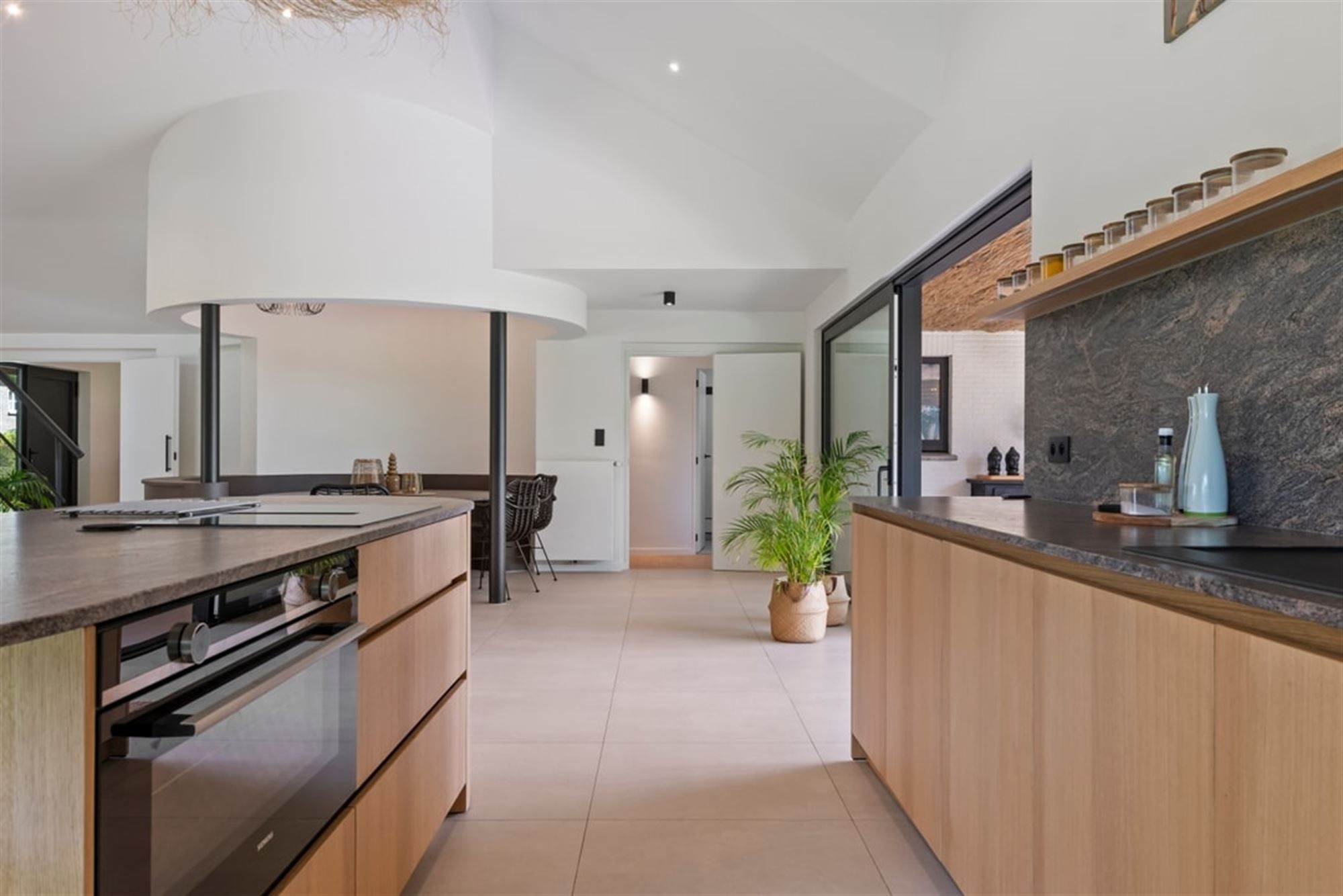 UNIEKE DESIGNWONING MET MODERNE AFWERKING EN STIJVOLLE ARCHITECTUUR foto 27