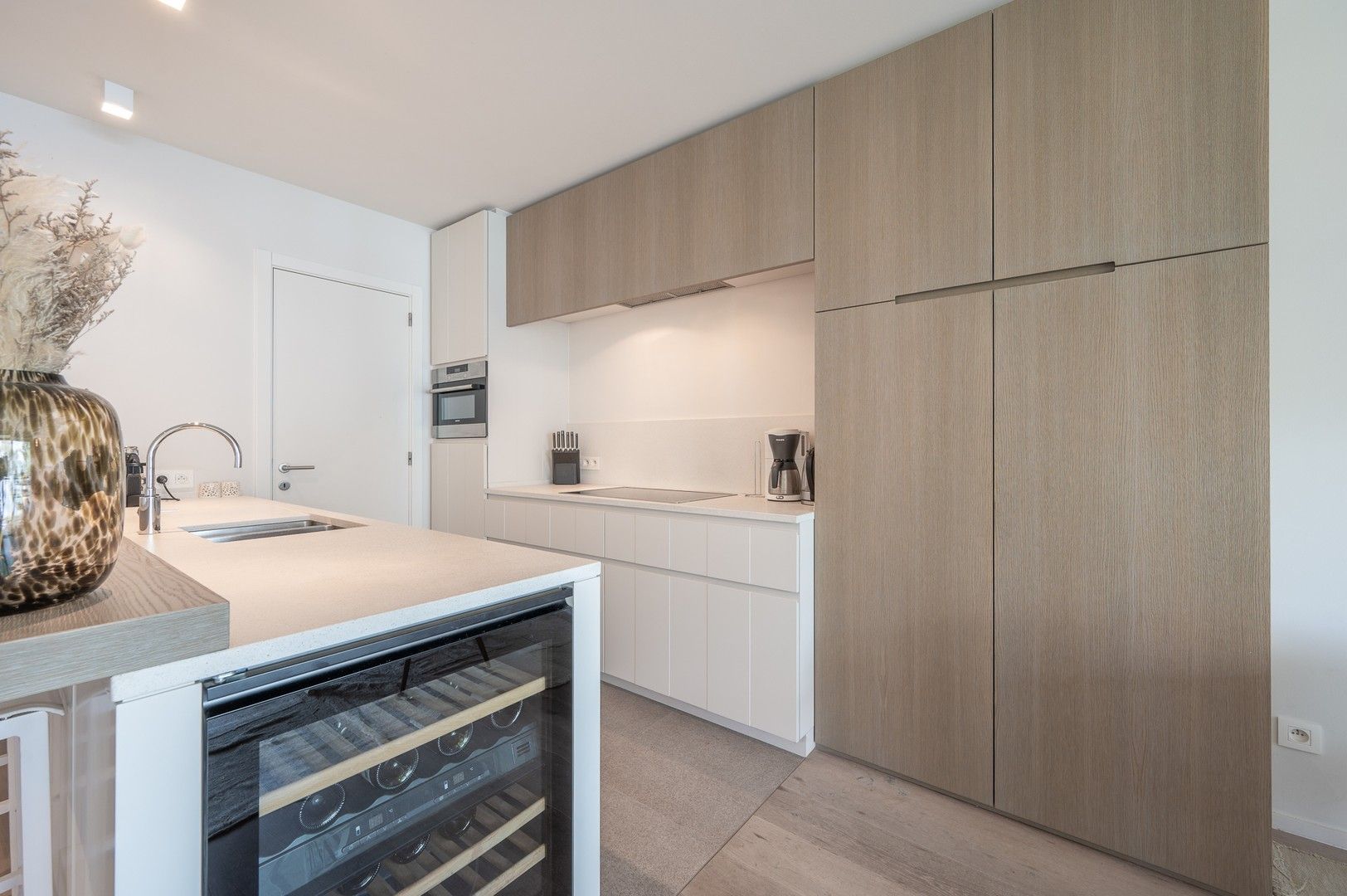 Prachtig appartement met frontaal zicht op het meer van Duinenwater. foto 11