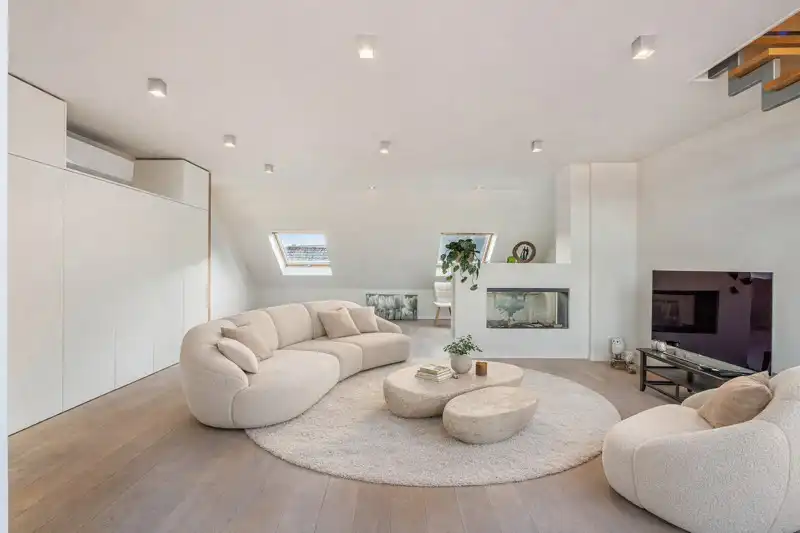 Klassevol duplex-appartement met gemeenschappelijk zwembad foto 2