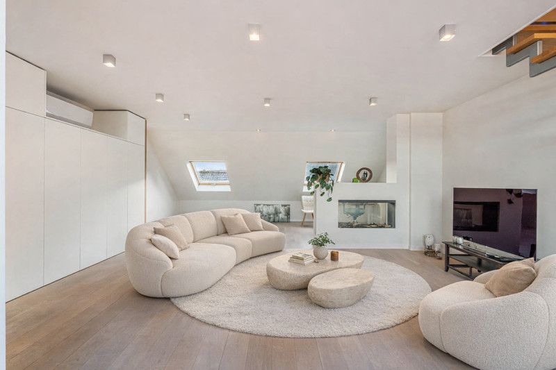 Klassevol duplex-appartement met gemeenschappelijk zwembad foto 2