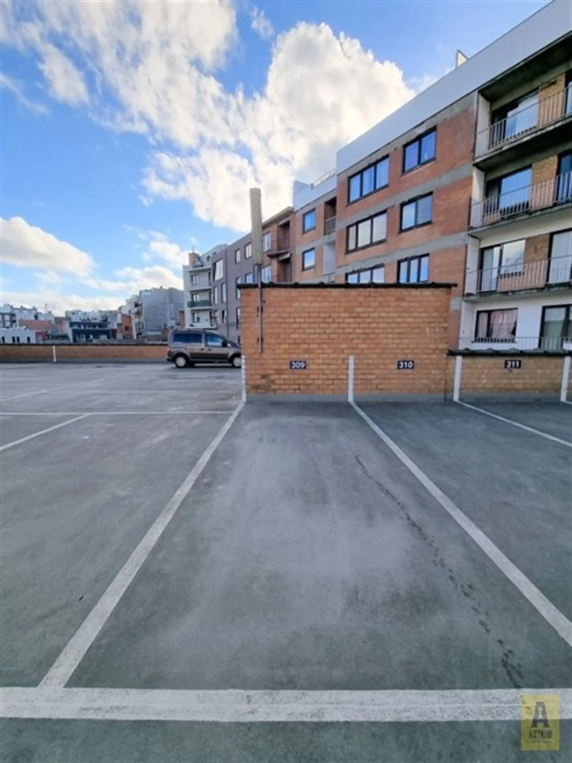 Autostaanplaats te huur centrum Oostende! foto 4