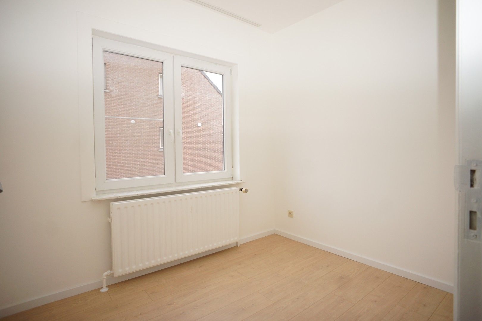 Gerenoveerd appartement met 3 slaapkamers foto 11