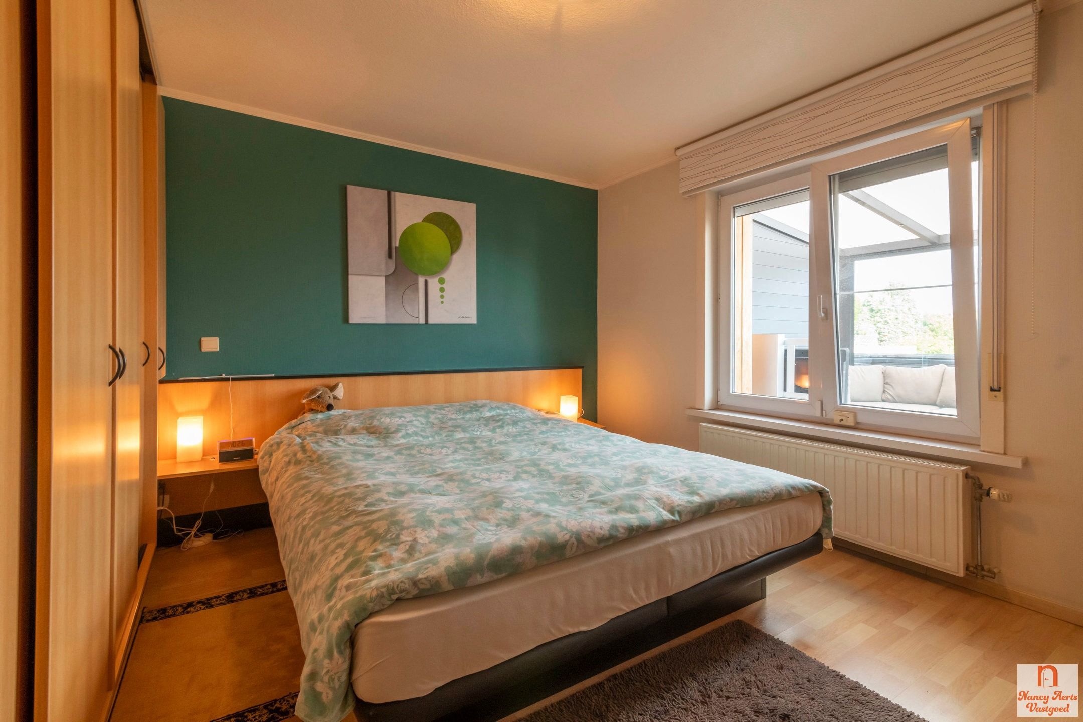 Ruim, stijlvol appartement met 4 slaapkamers foto 12