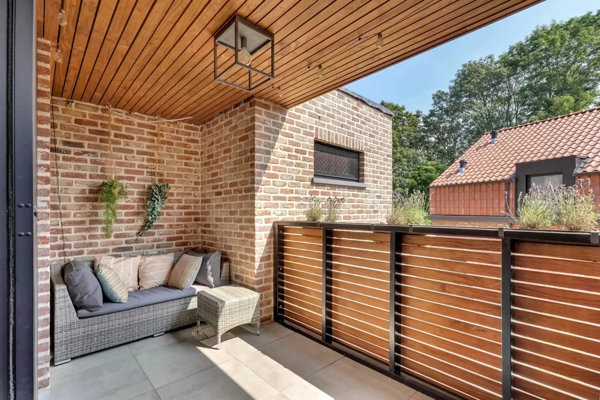 Gerenoveerde gezinswoning met 3 ruime slaapkamers foto 10