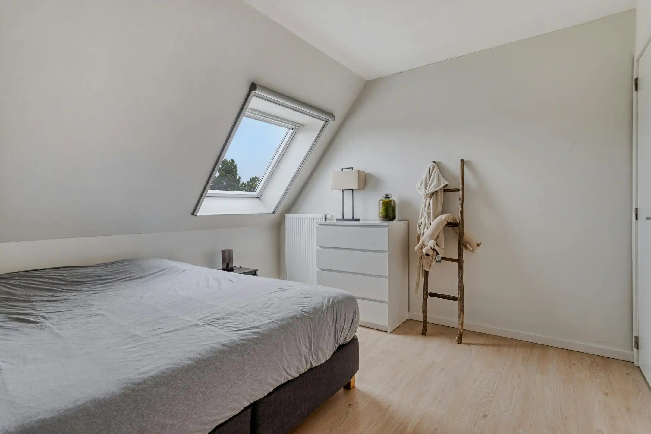 Instapklare, lichtrijke duplex te koop in hartje Aalter foto 13