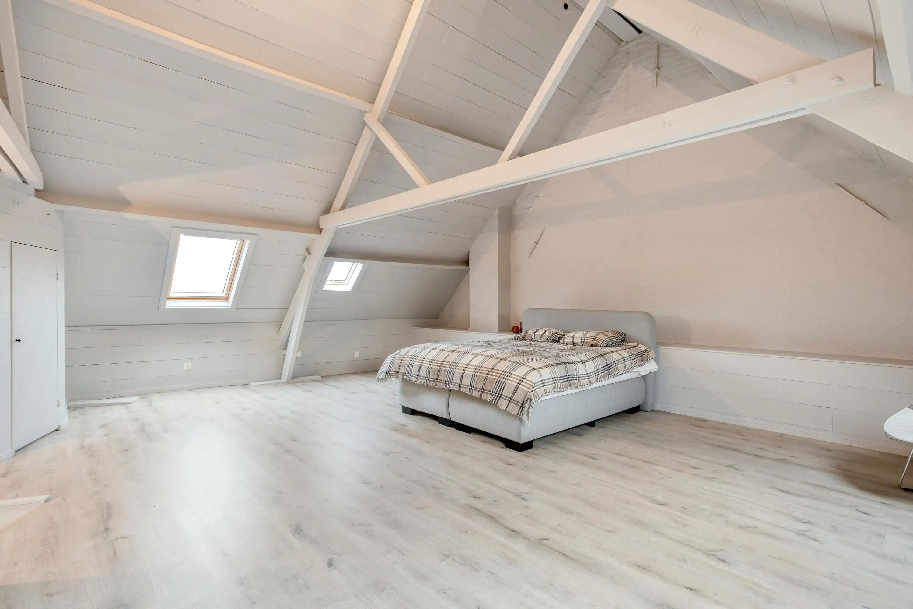 Instapklaar huis met garage te Izegem foto 10