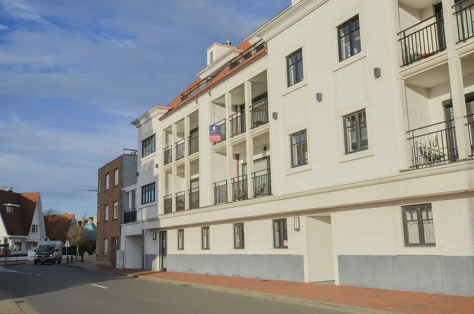 Appartement met gevelbreedte van ongeveer 5,2 meter en een ruim zonnig terras. foto 20