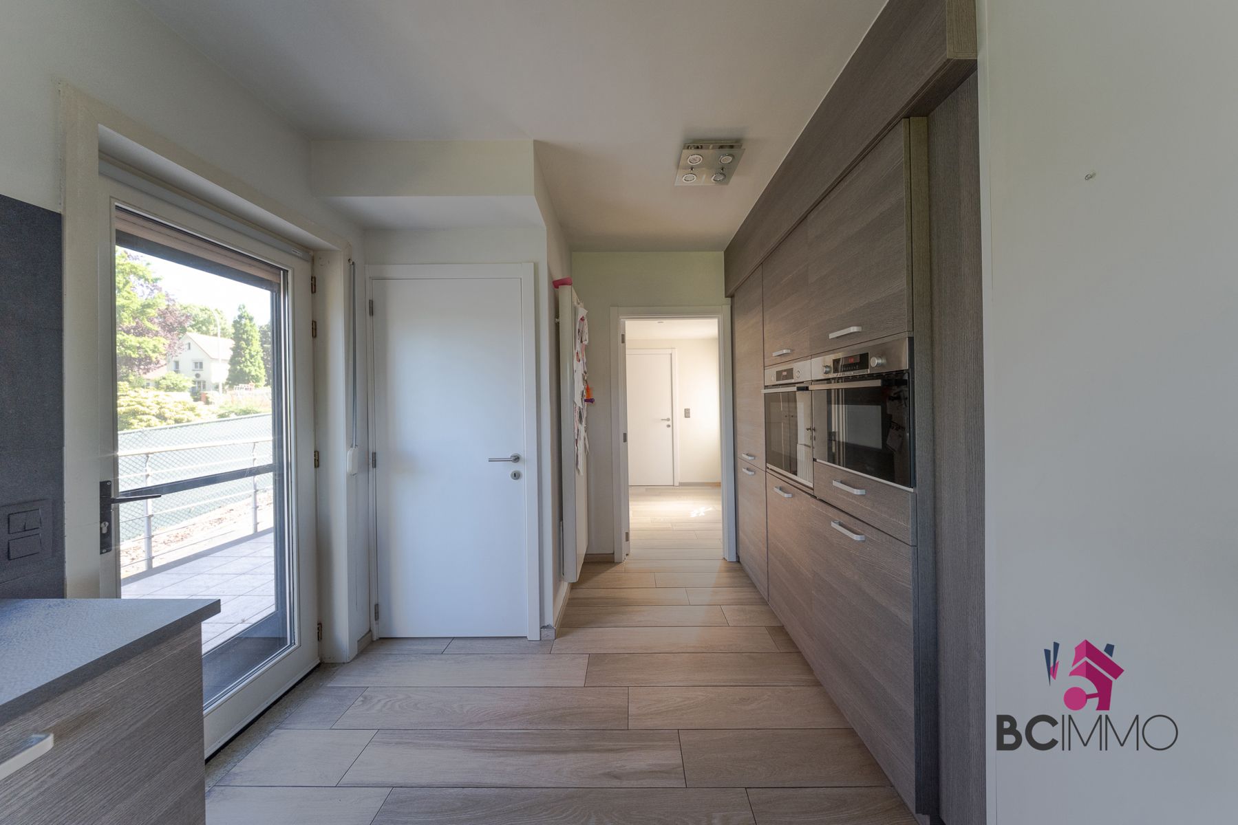 Instapklare woning  met 3 slaapkamers, airco en diepe tuin foto 5