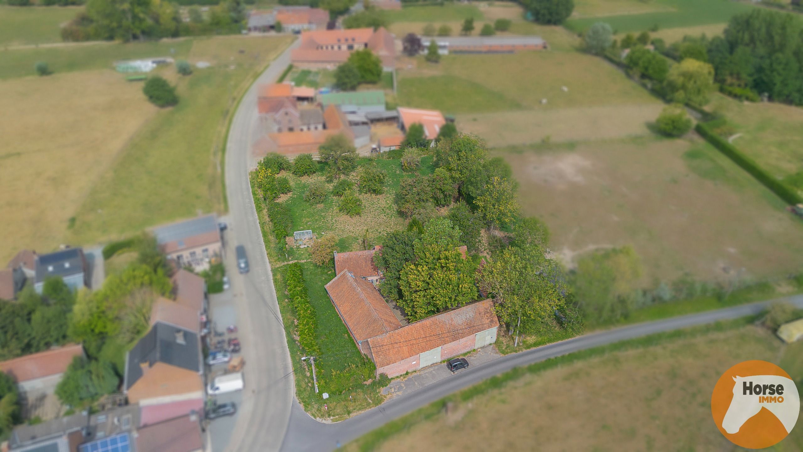 AAIGEM - Prachtige vierkantshoeve foto 2