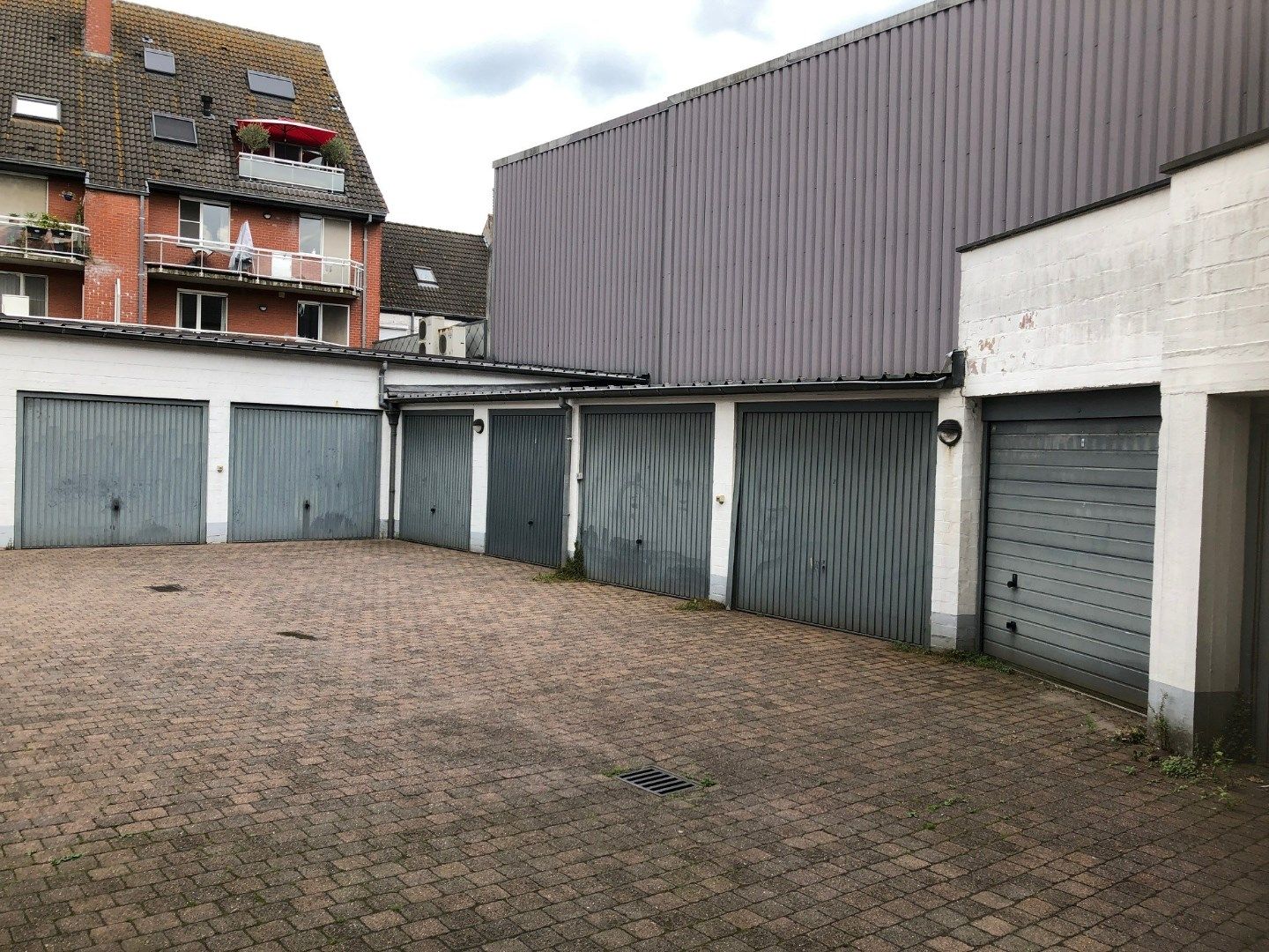 Garage met elektrische poort, Torhout foto 1