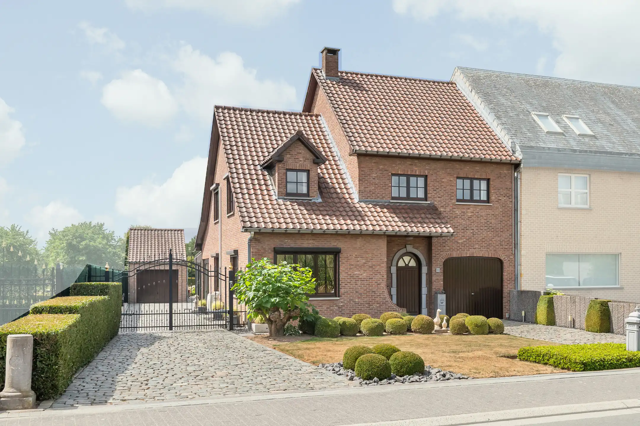 Halfvrijstaande woning op 49a62ca incl. weide foto 2