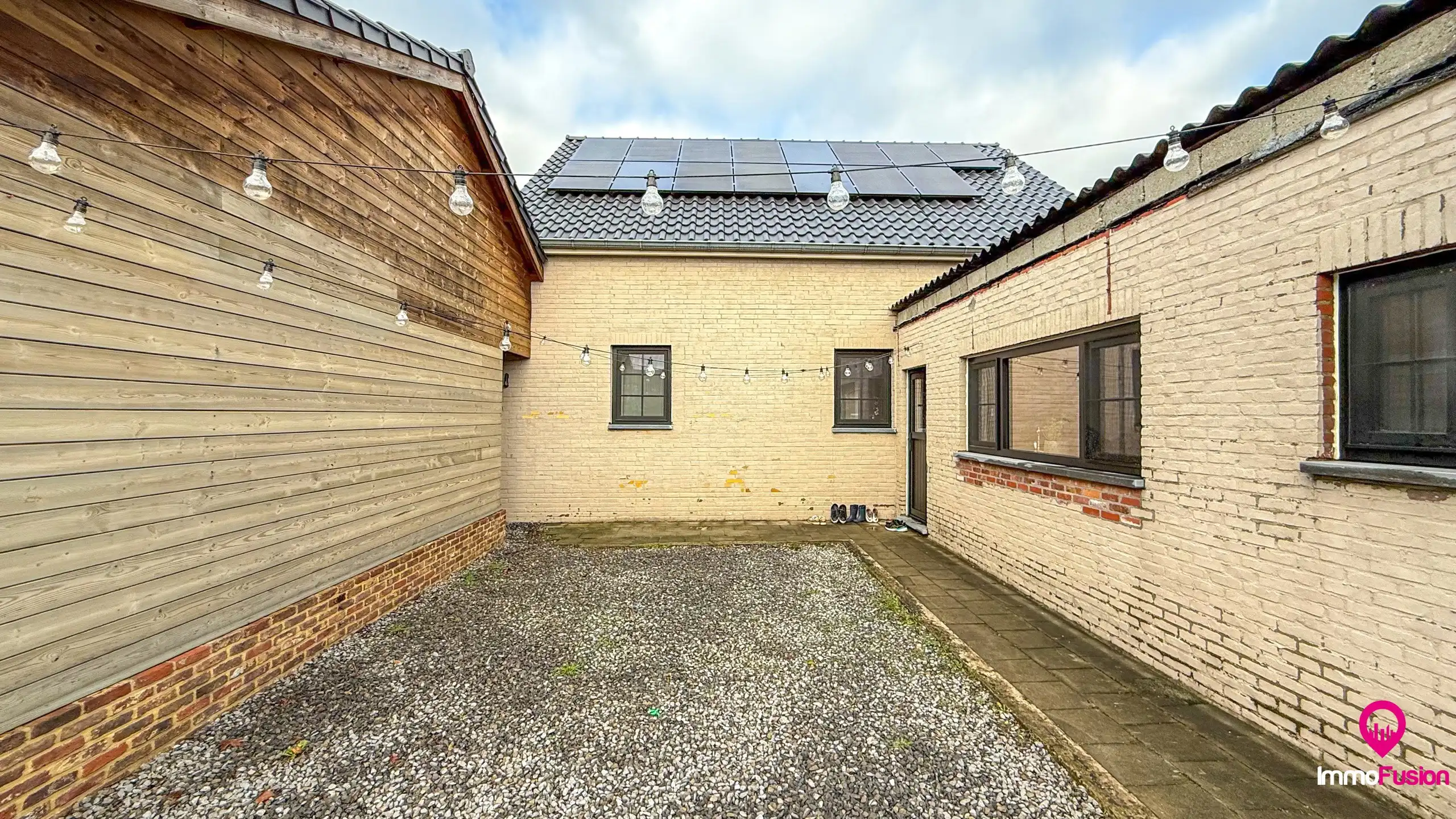 Zeer ruim wonen met 5 slpks en rustig gelegen! foto 41