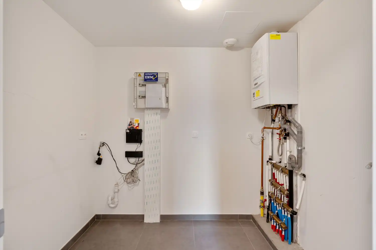 Modern en energiezuinig(A-label) dakappartement met 2 slaapkamers, 2 badkamers, een groot terras en een autostaanplaats nabij het UZ Gasthuisberg te Leuven! foto 21