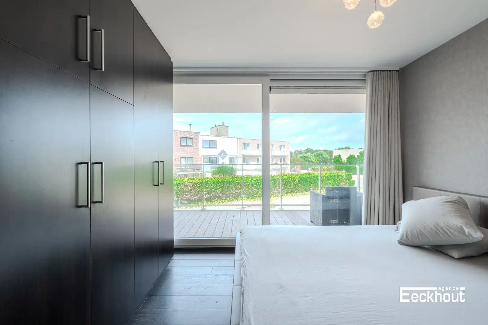 Instapklaar & modern appartement met zonneterras en garagebox! foto 8