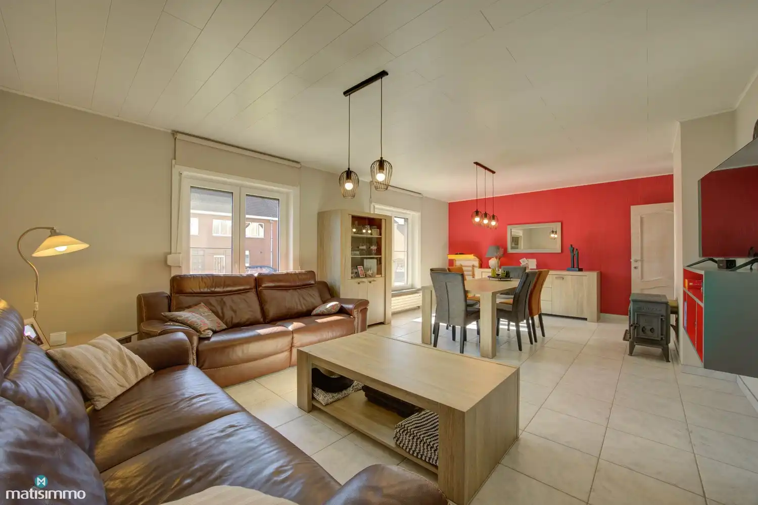 RUIME WONING MET 4 SLAAPKAMERS GELEGEN OP EEN RUSTIGE DOCH CENTRALE LOCATIE TE GENK foto 4