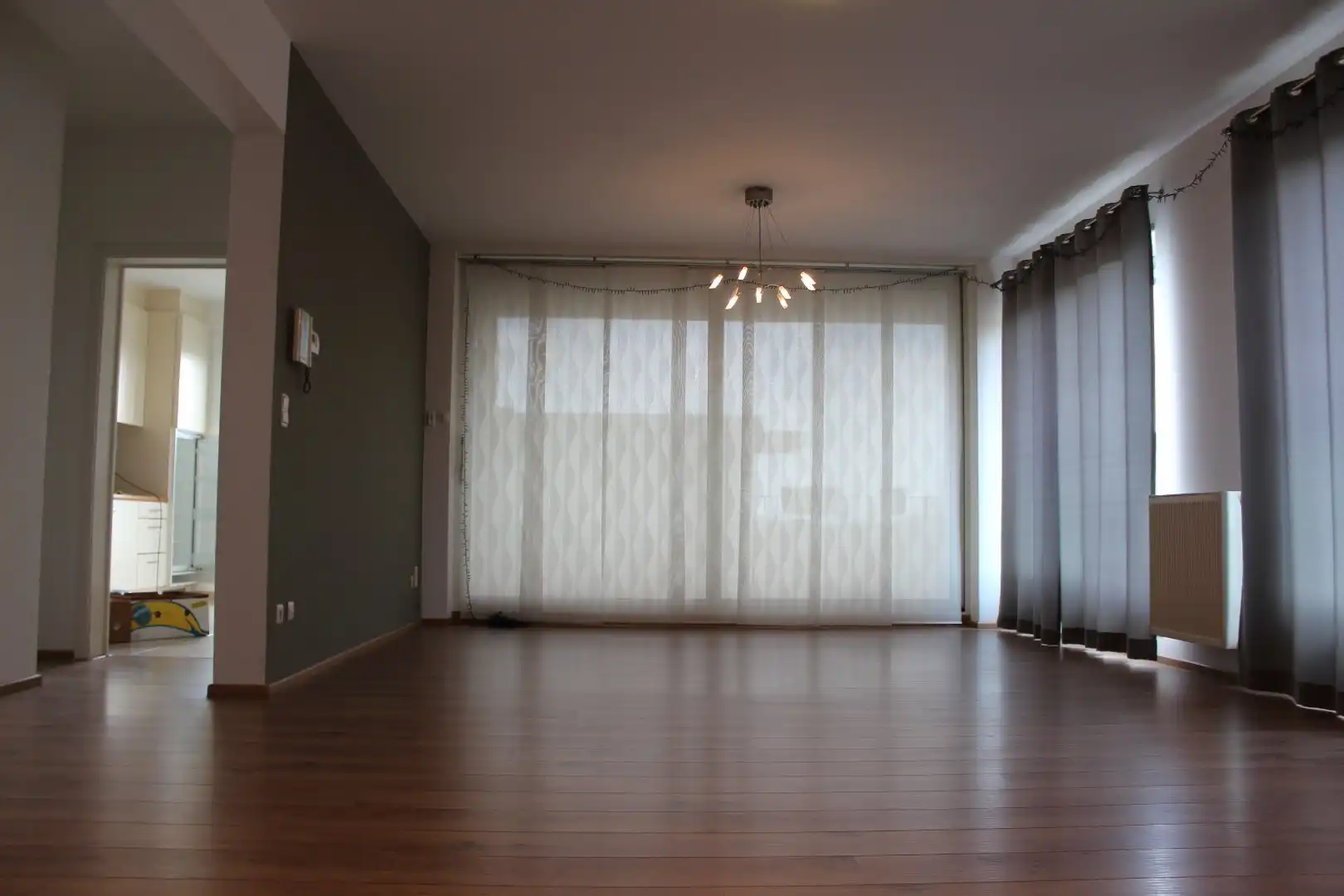 Ruim appartement met terras in het centrum van Lommel. foto 6