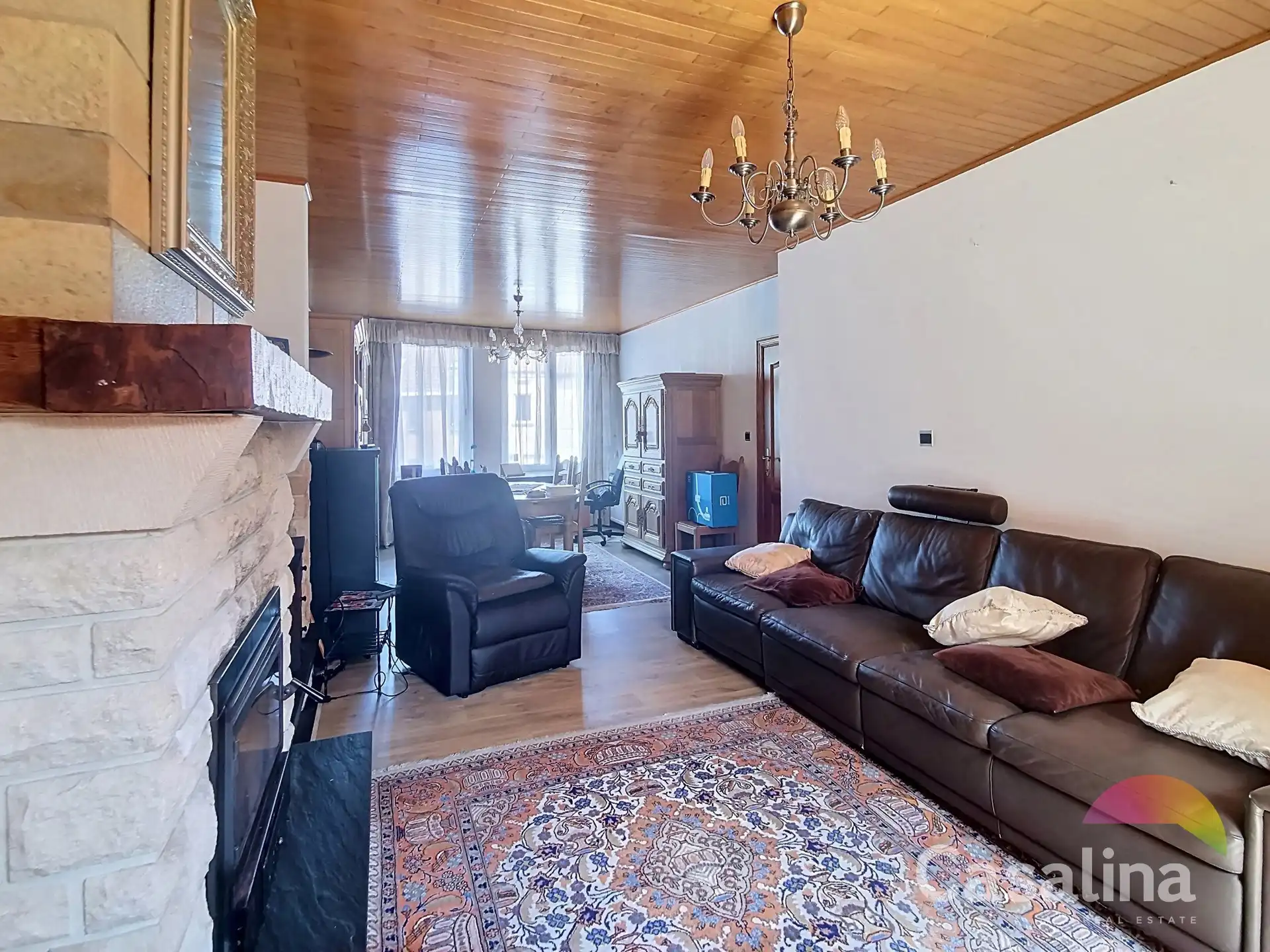 Bel-etagewoning met garage en tuin om op te frissen foto 18
