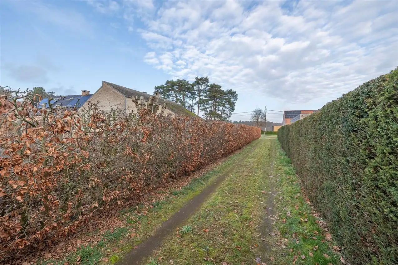 Vrijstaande woning met 3slk in verkeersluwe straat foto 30