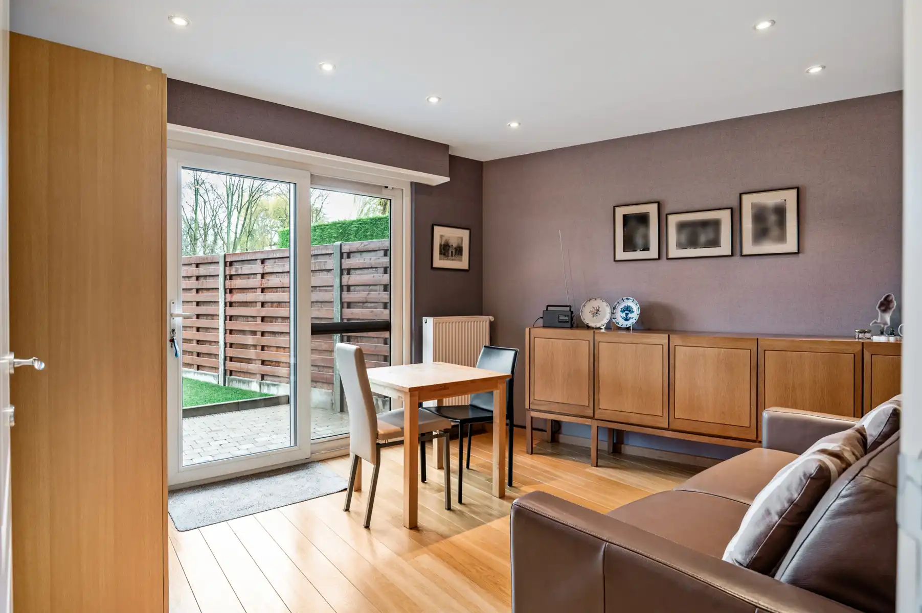 Ruim gelijkvloers appartement vlak buiten centrum Aartselaar foto 12