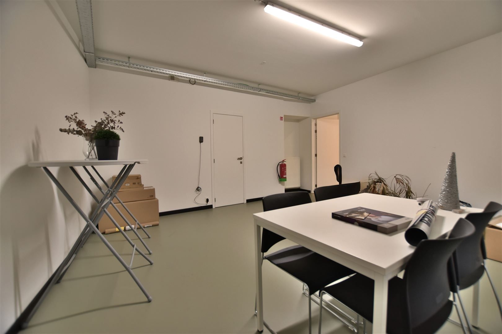 Trendy winkelpand / kantoorruimte (ca. 133m²)  in het centrum van Zele foto 12
