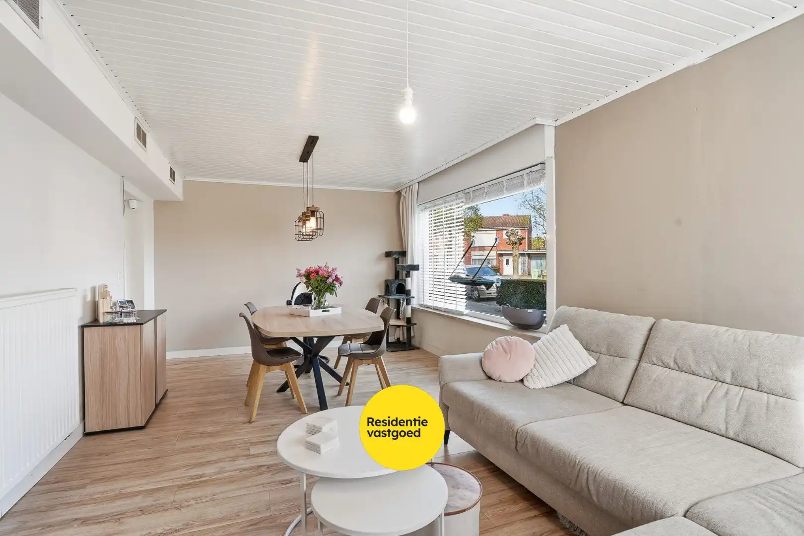 Halfopen bebouwing in een rustige woonwijk te Loppem foto 2