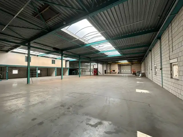 BEDRIJFSPAND MET CONCIERGEWONING foto 64