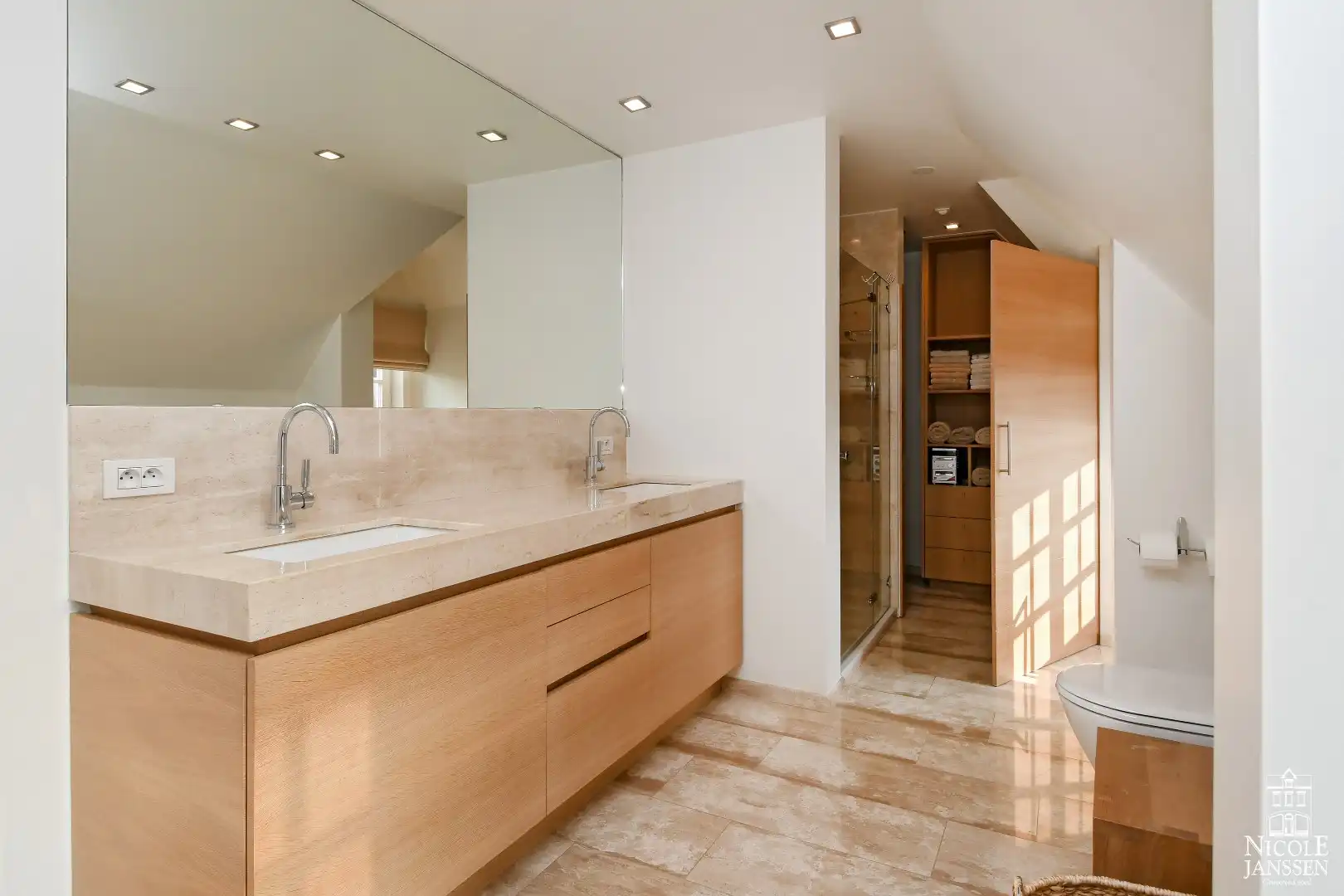 Statige villa met multifunctionele ruimte foto 19