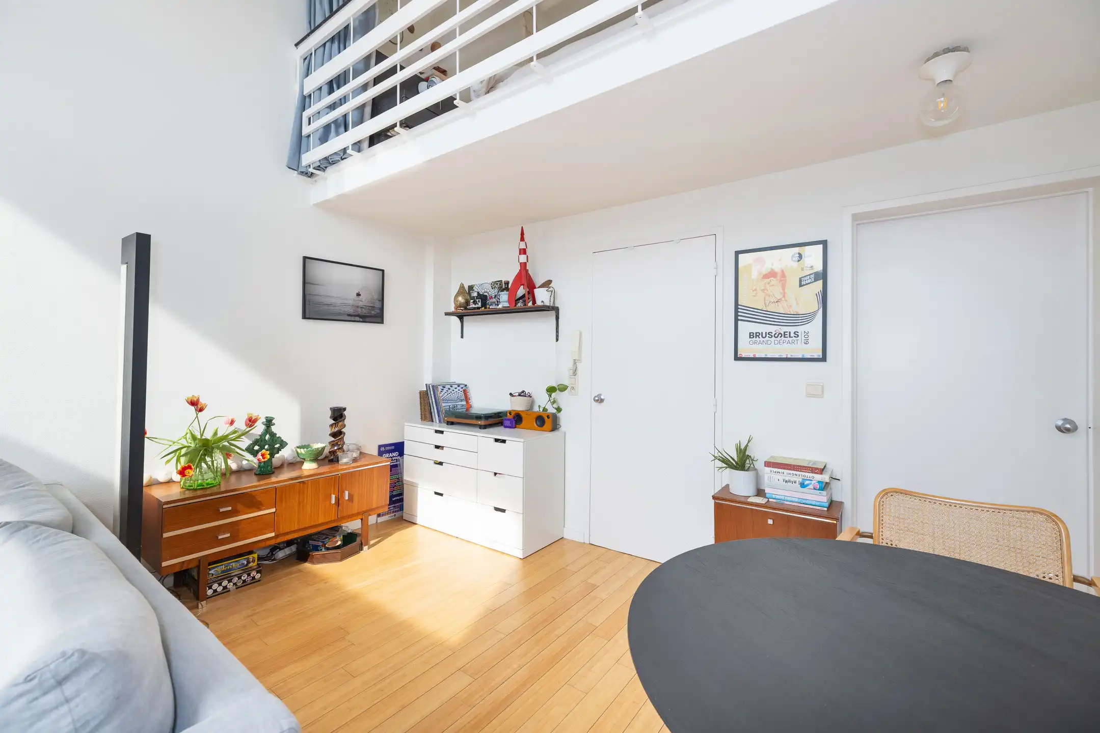 Dichtbij Louizalaan rustig aan de achterzijde van het gebouw foto 3