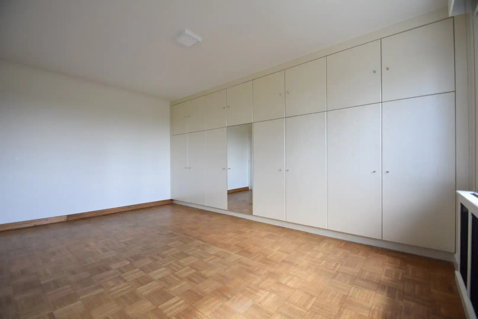 Knappe rijwoning met inpandige garage en mooie tuin in het centrum van Riemst foto 15