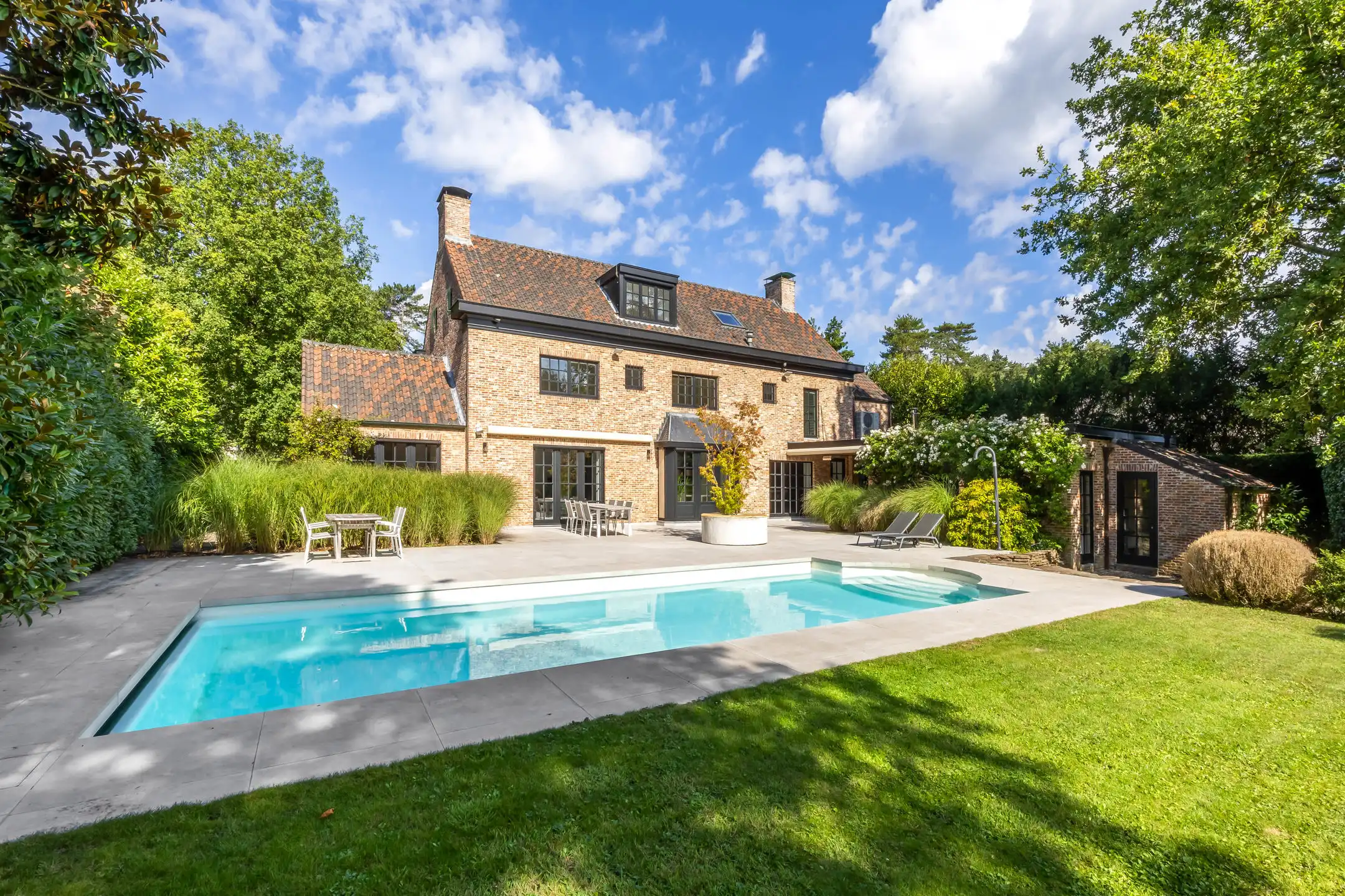 Prestigieuze villa met zwembad op 3.528 m² op toplocatie! foto 9