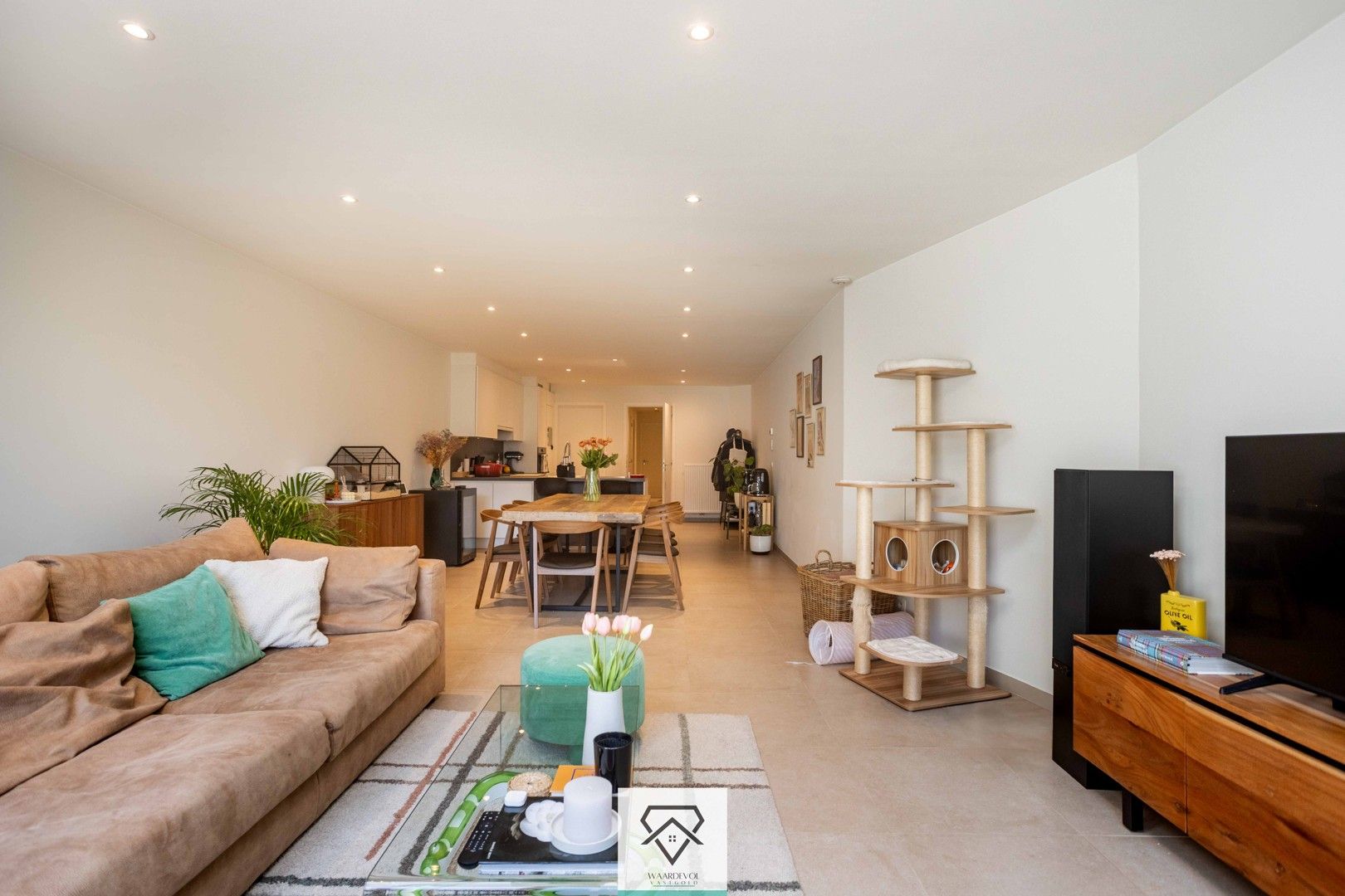 Uitzonderlijk appartement met tuin, zeer ruime garage en topligging nabij Sint-Pietersplein foto 6