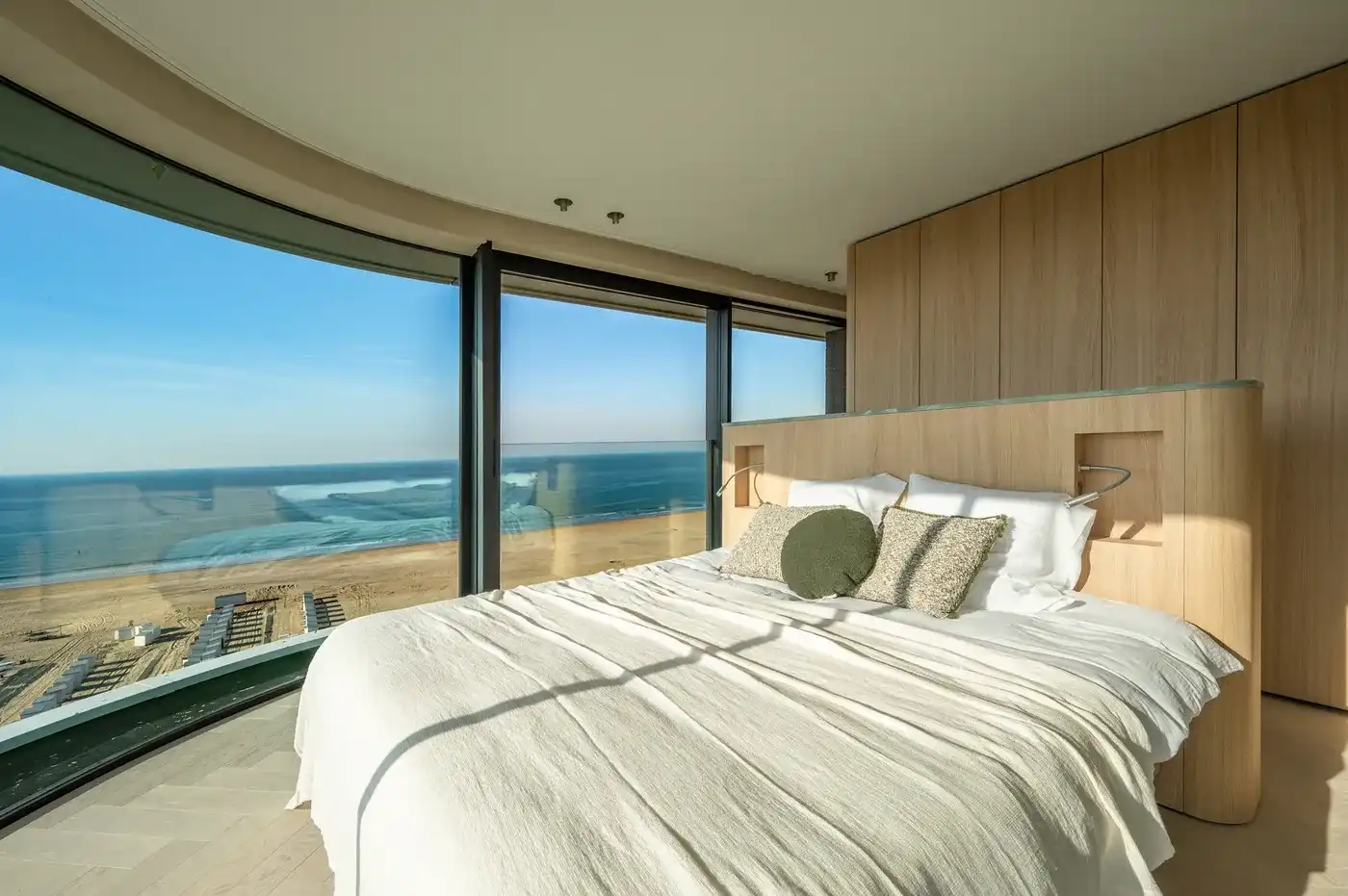 Uitzonderlijk duplex penthouse met een ideale oriëntatie en een fenomenaal panoramisch zicht over de Noordzee, Duinbergen en het Albertstrand foto 19