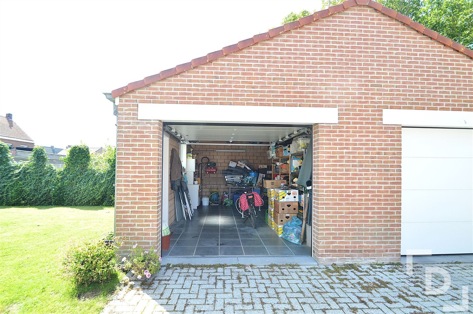 Eengezinswoning met garage foto 15