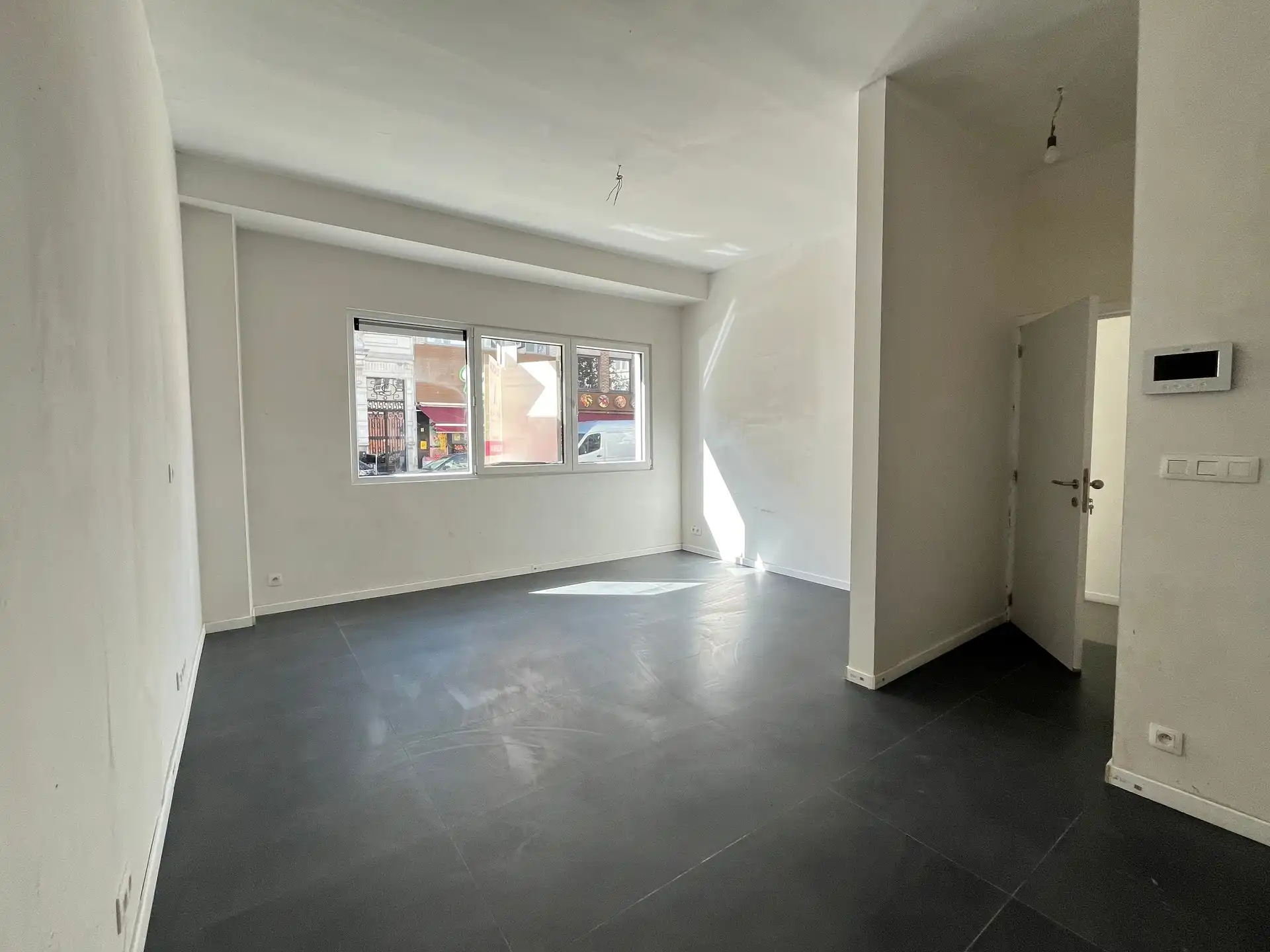 Vernieuwd  gebouw met 3 appartementen - gelegen nabij de Troonplaats! foto 4