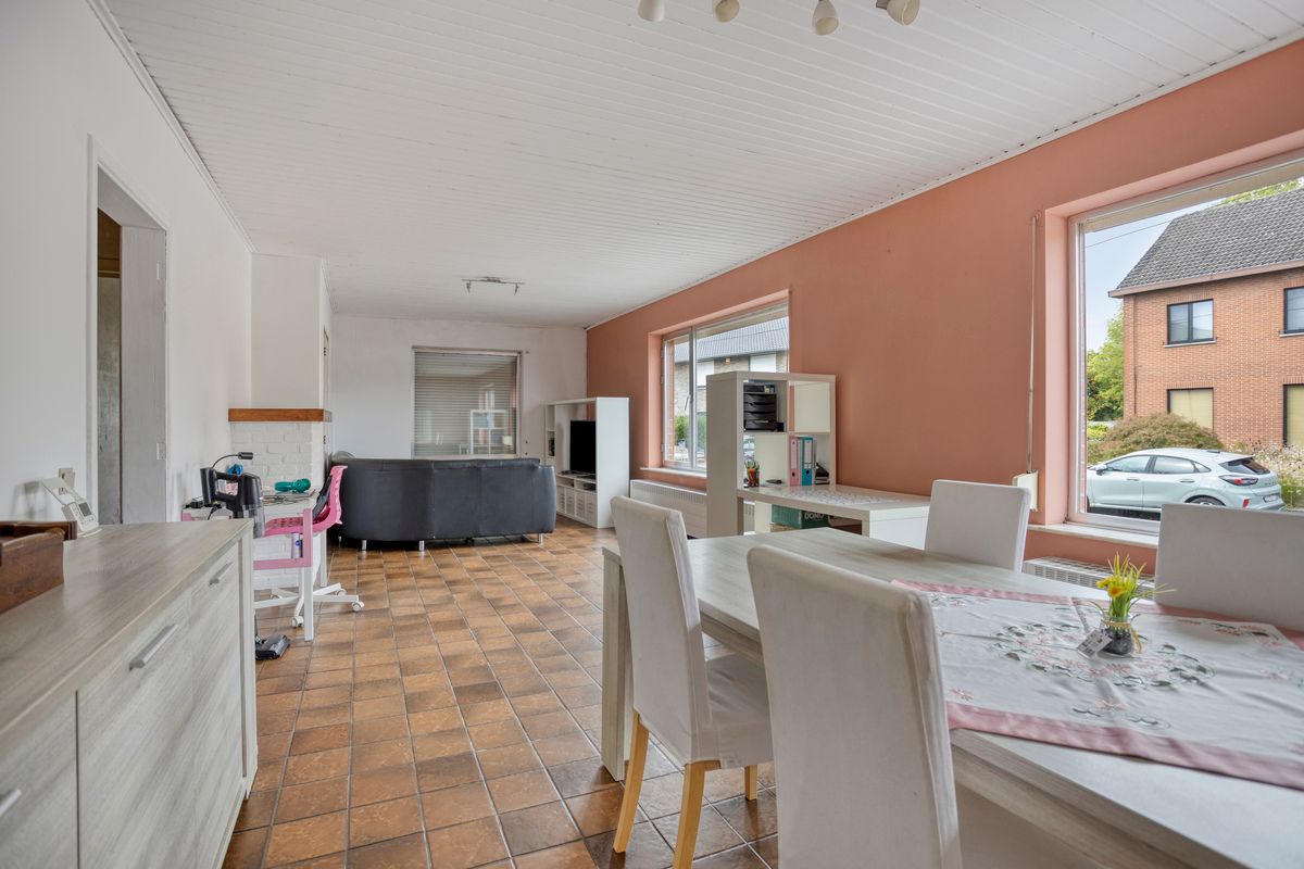 Te renoveren halfopen woning op een rustige locatie foto 6