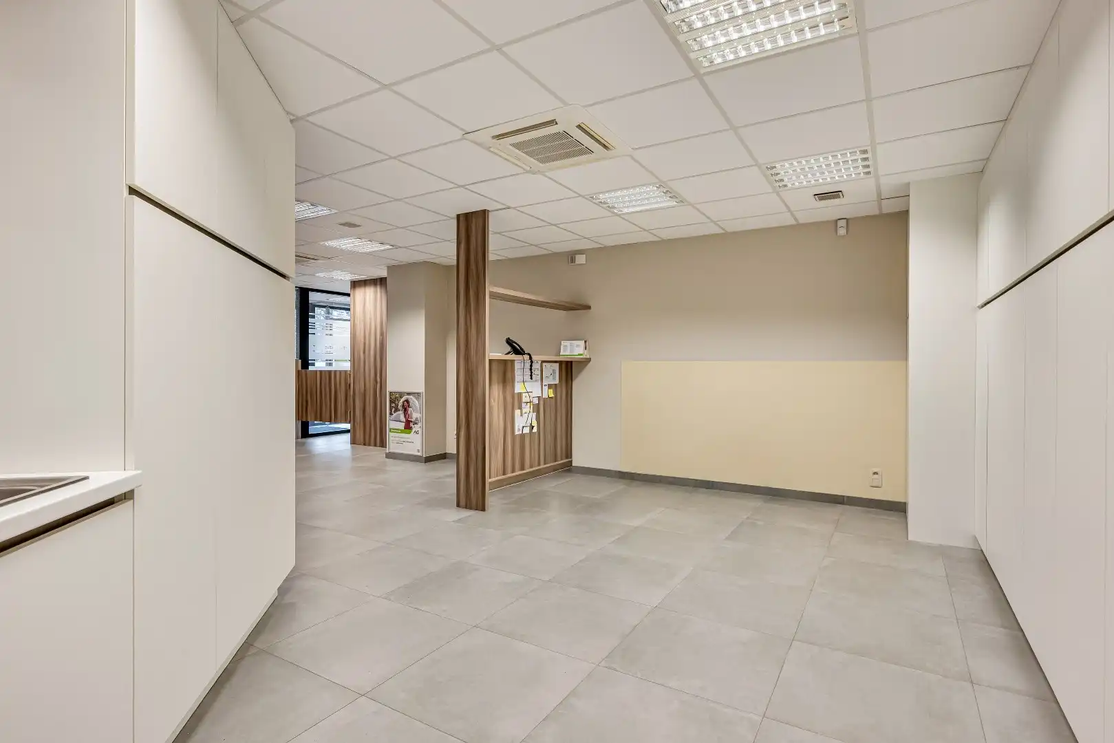 Commerciële ruimte op visibele locatie foto 8