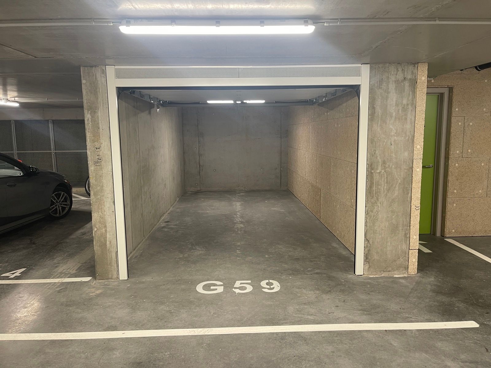 Afgesloten garagebox met sectionale poort (nieuwbouw) foto 3