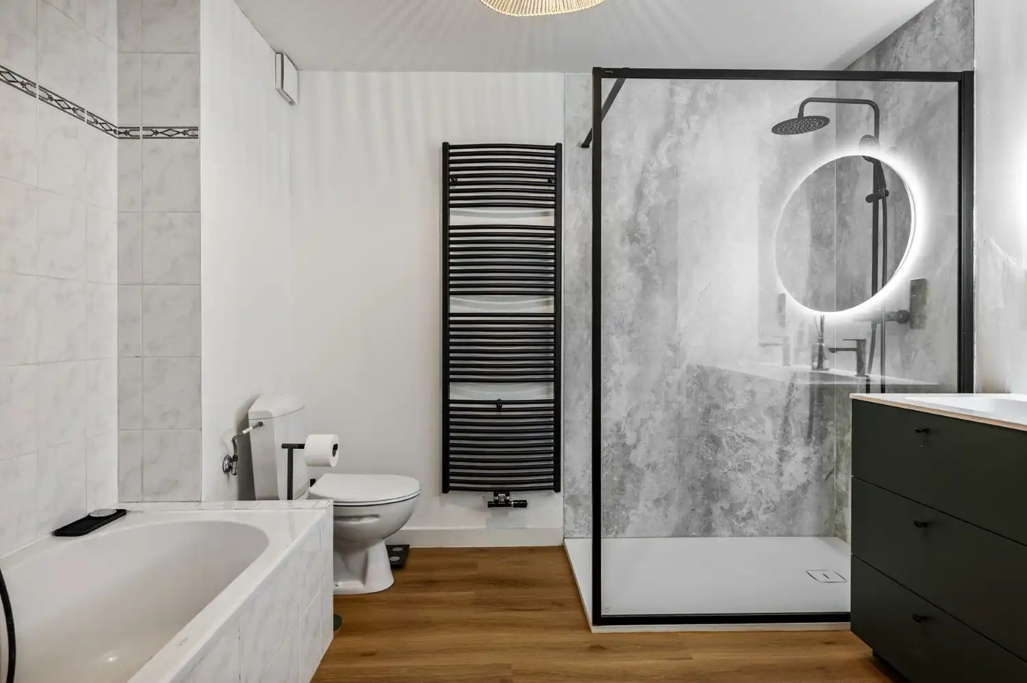 GELIJKLVOERS APP. MET 2 SLK EN TUIN! foto 9