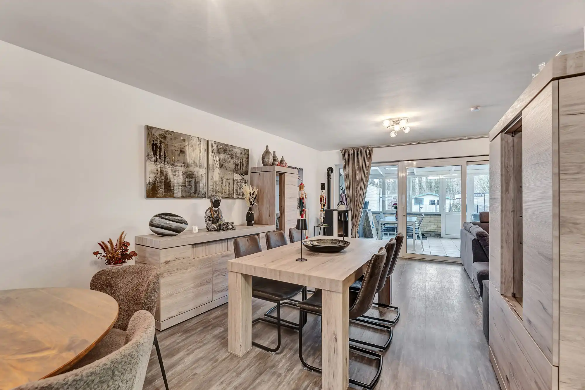 Instapklare woning met garage en tuin foto 2