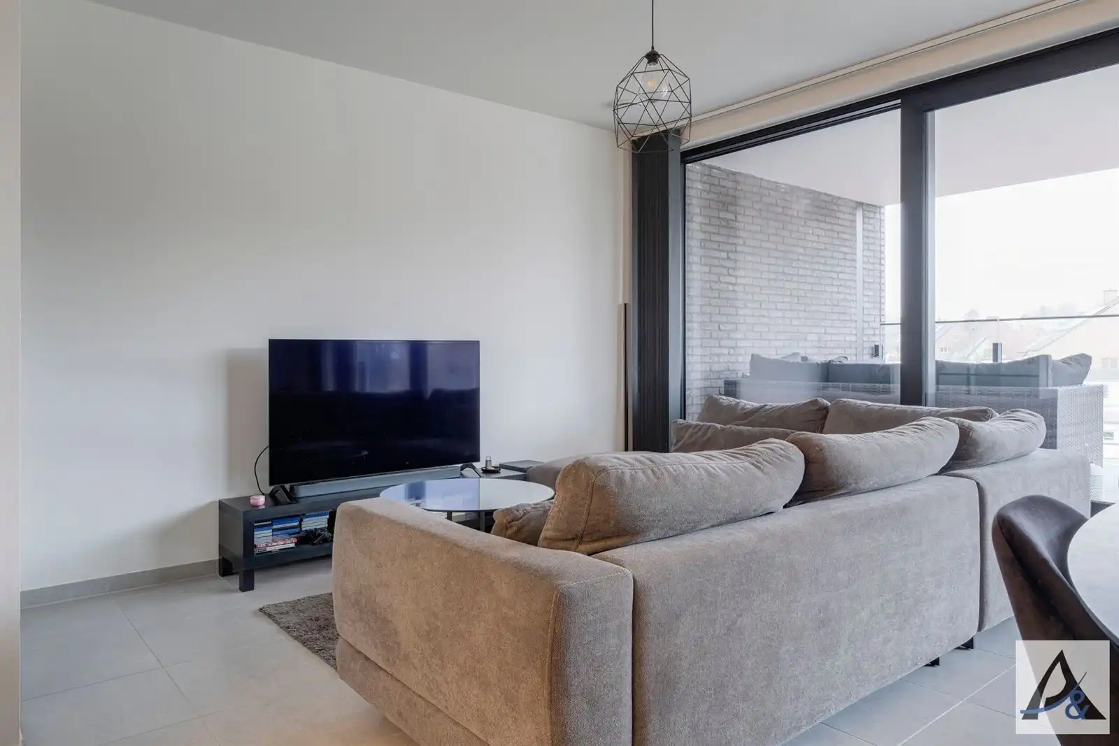 Appartement met 2 slaapkamers, ondergrondse autostaanplaats en kelderberging foto 7